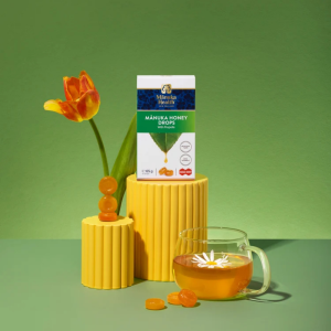 Image highlighting Manuka Honey Propolis Drops Classic 65g 15 Drops